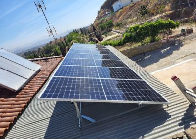 Instalación fotovoltaica aislada con batería en Doña Ana (Málaga)